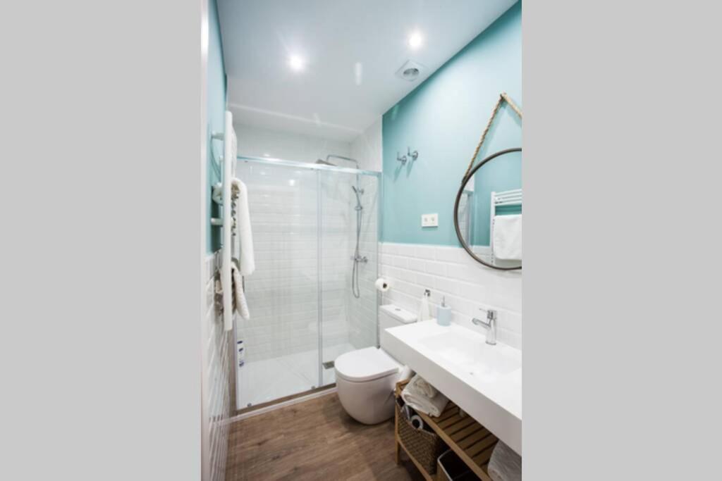 ビルバオBonito Apartamento, Nuevo Y En El Casco Viejo!!!アパートメント エクステリア 写真
